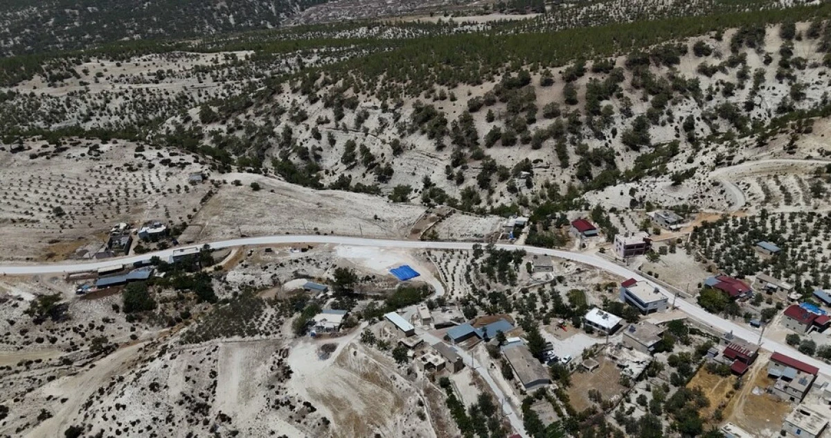 Mut'ta 9 mahalleyi birbirine bağlayan grup yolu genişletildi