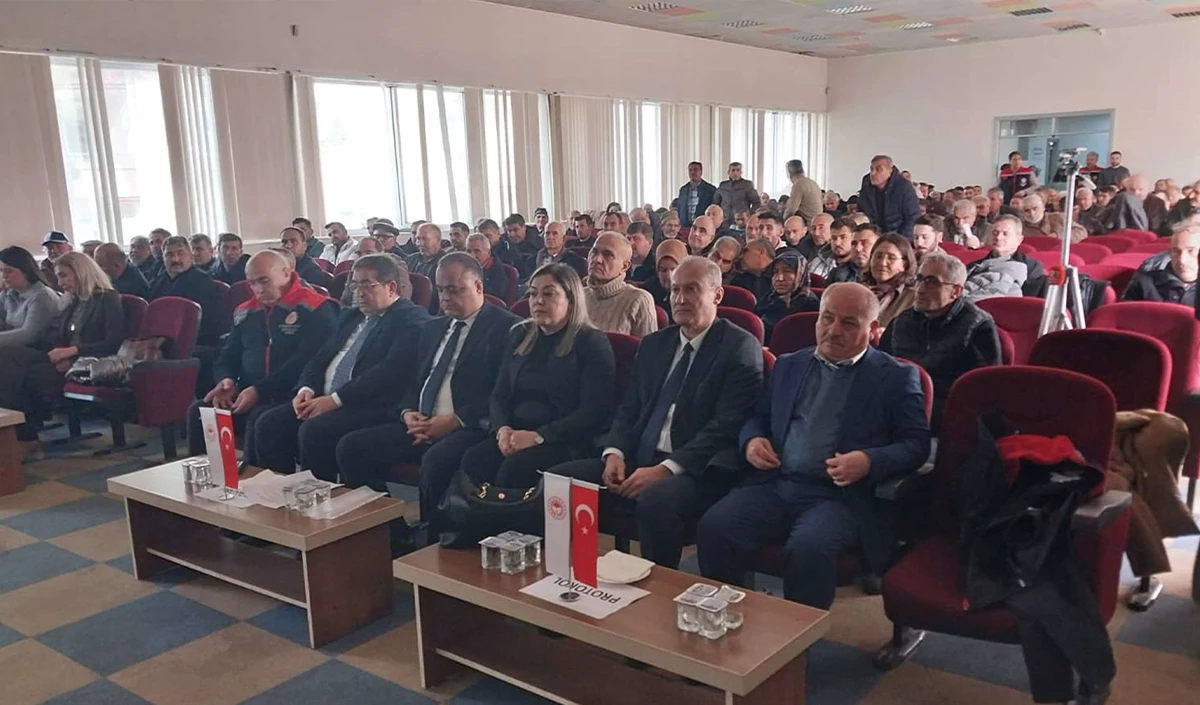 Mut&rsquo;ta kayısının geleceği masaya yatırıldı