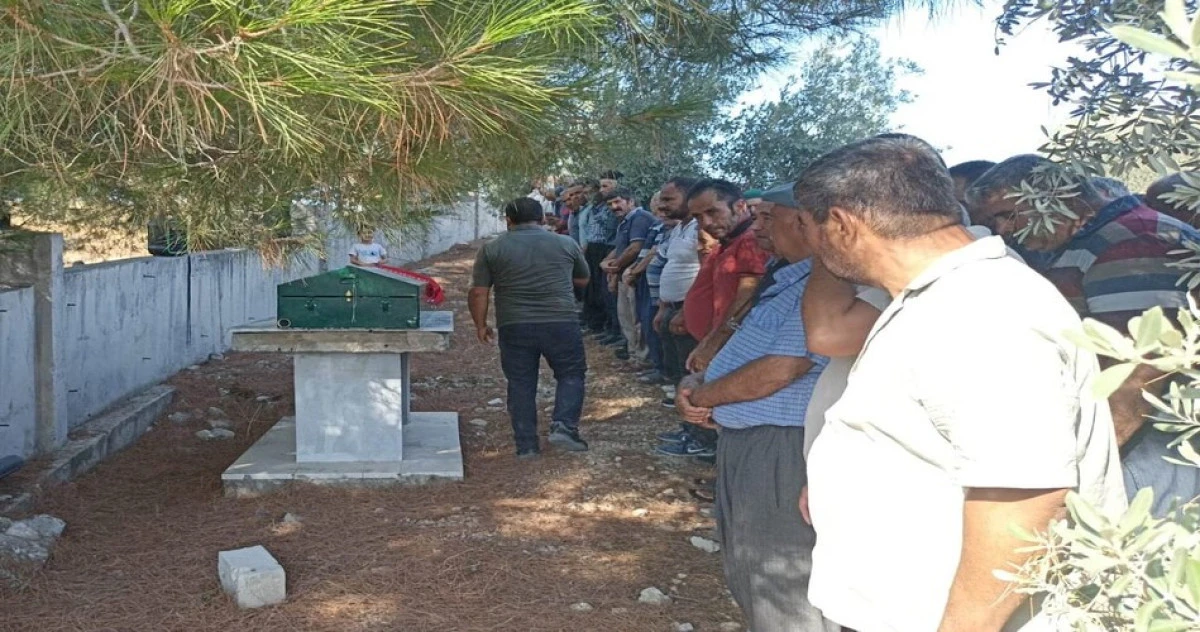 Ölü bulunan üniversite öğrencisinin cenazesi Mersin'de toprağa verildi