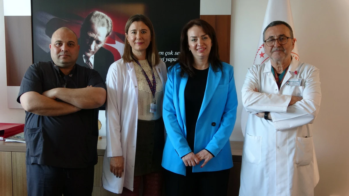 Pandemide &ouml;l&uuml;mle burun buruna gelen anne doktorlarıyla buluştu