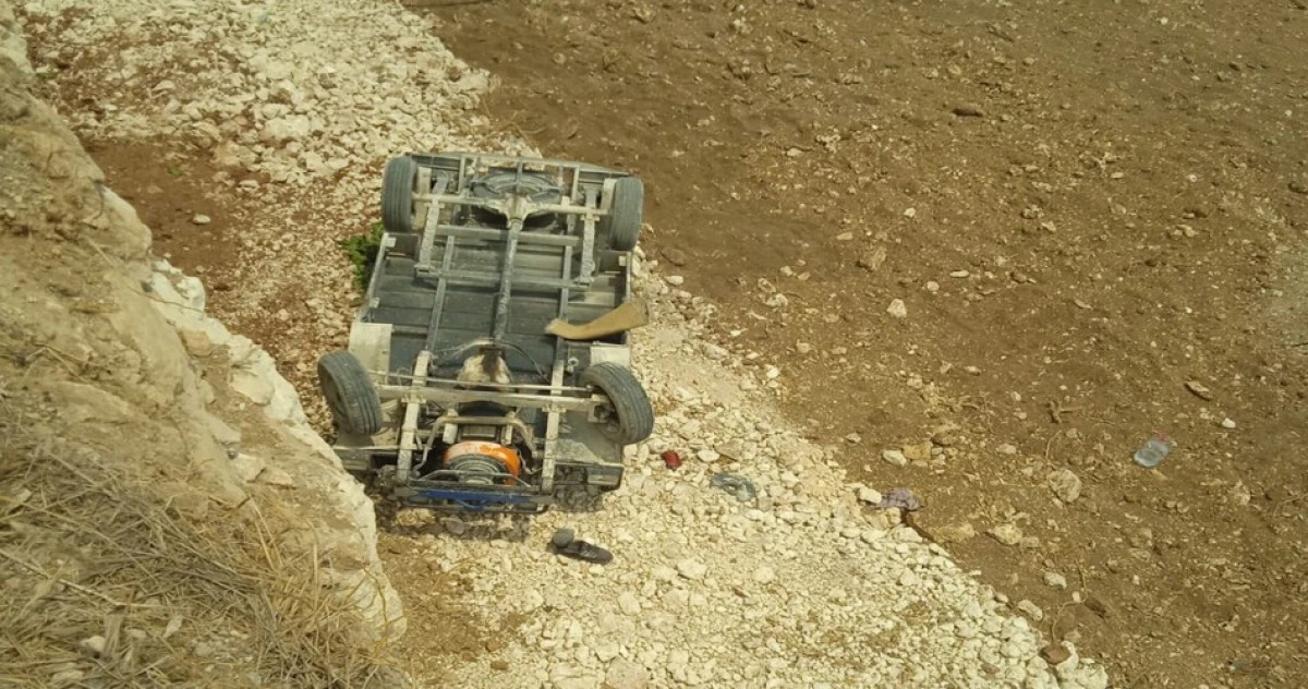 Pat pat motoru tarlaya yuvarlandı, sürücüsü yaralandı