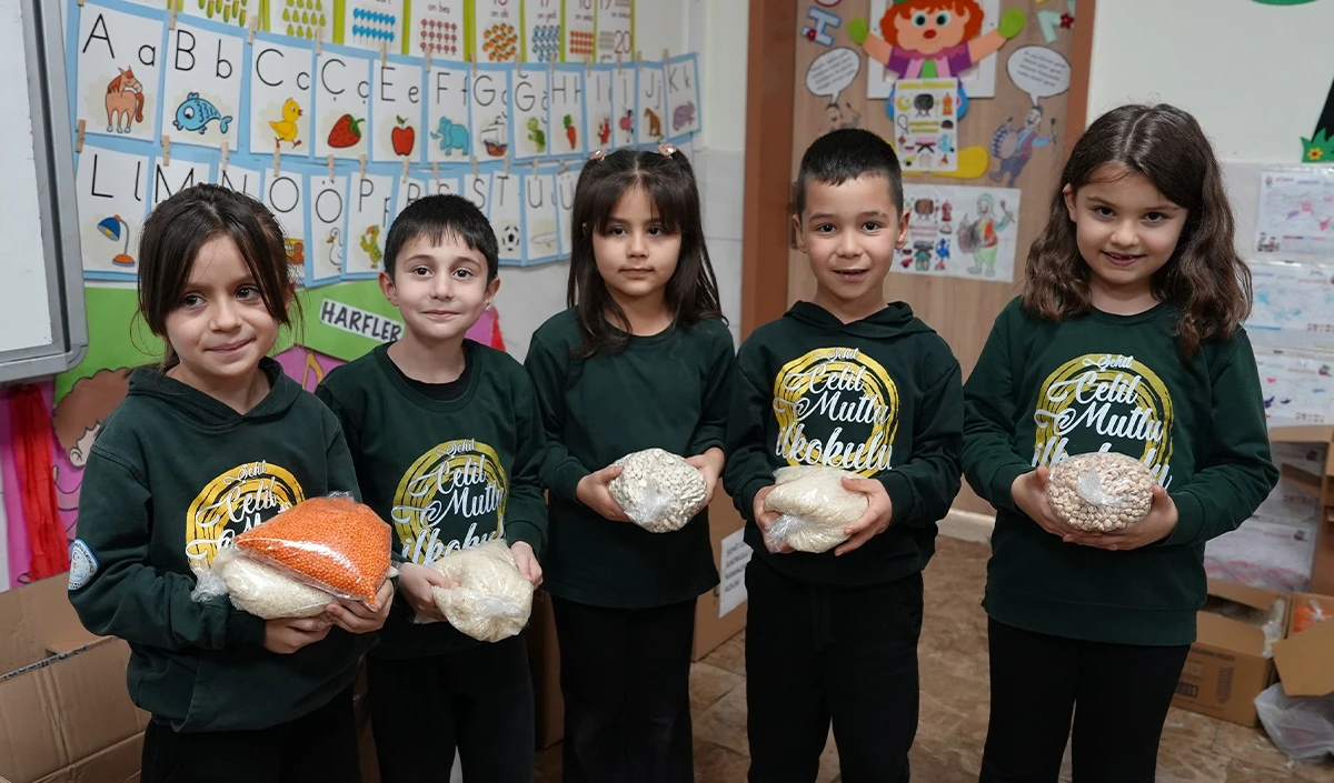 Ramazan'da minik &ouml;ğrencilerden anlamlı destek