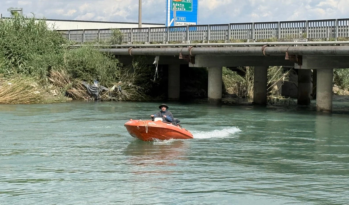 Suya atlayıp kayıp olan genci arama &ccedil;alışmaları s&uuml;r&uuml;yor