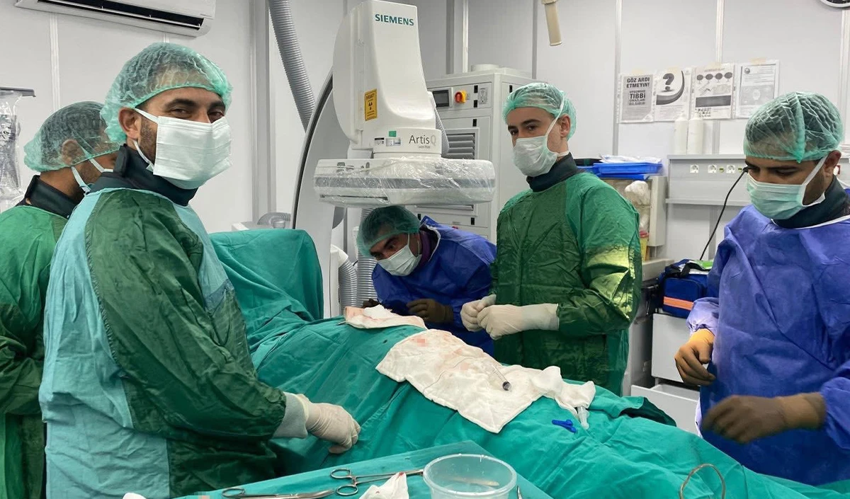 Tarsus Devlet Hastanesi&rsquo;nde şoklama &ouml;zellikli kalp pili takıldı
