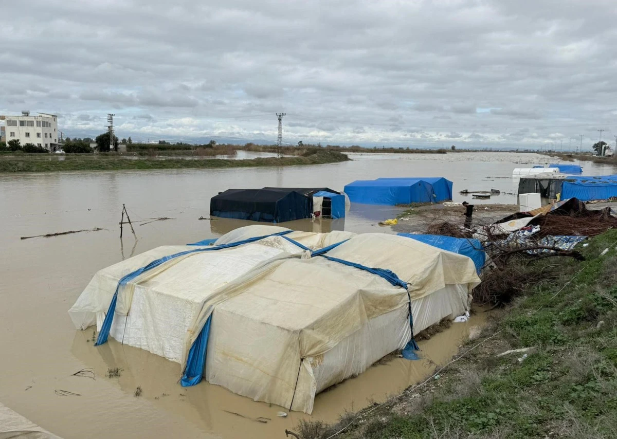 Tarsus&rsquo;ta 8 bin d&ouml;n&uuml;m tarım arazisi sular altında kaldı
