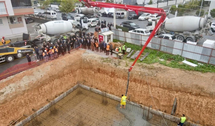 Tarsus&rsquo;ta cami temeli atıldı