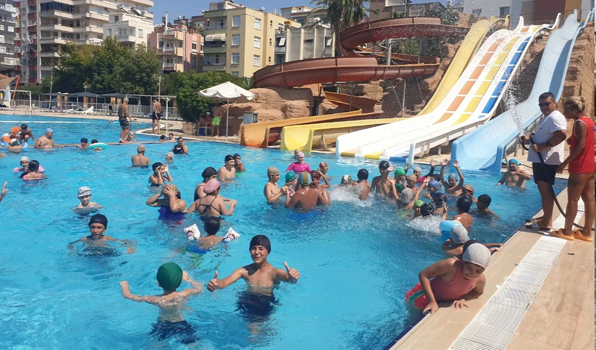 Tarsus'ta &ccedil;ocuklara g&uuml;venli y&uuml;zme imkanı sağlayan proje BELFOR'da se&ccedil;ildi