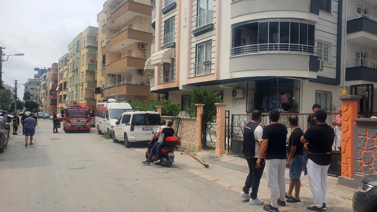 Tarsus&rsquo;ta halat koptu, 2 iş&ccedil;i yaralandı