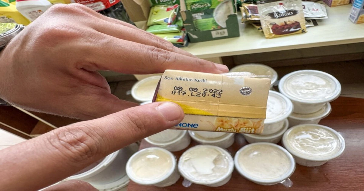 Tarsus'ta halk sağlığını tehdit eden 500 ürün ele geçirildi