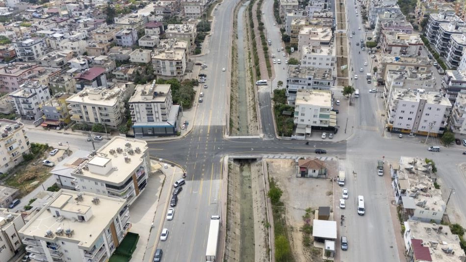 Tarsus'ta inşa edilen yeni köprü hizmete açıldı