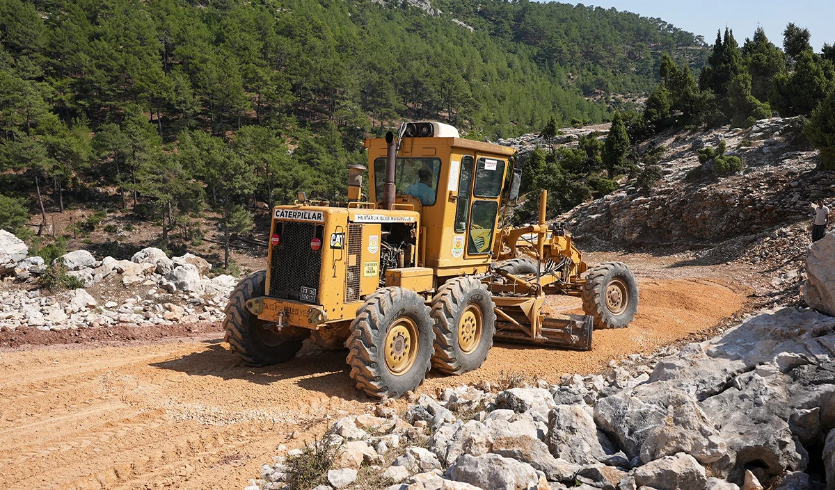 Tarsus'ta mahallelerin ulaşım sorunu çözülüyor 