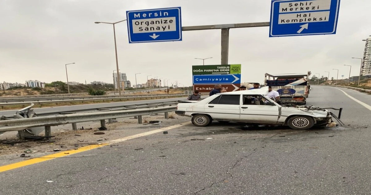 Tarsus'ta trafik kazası: İki kardeşten biri öldü, diğeri yaralandı