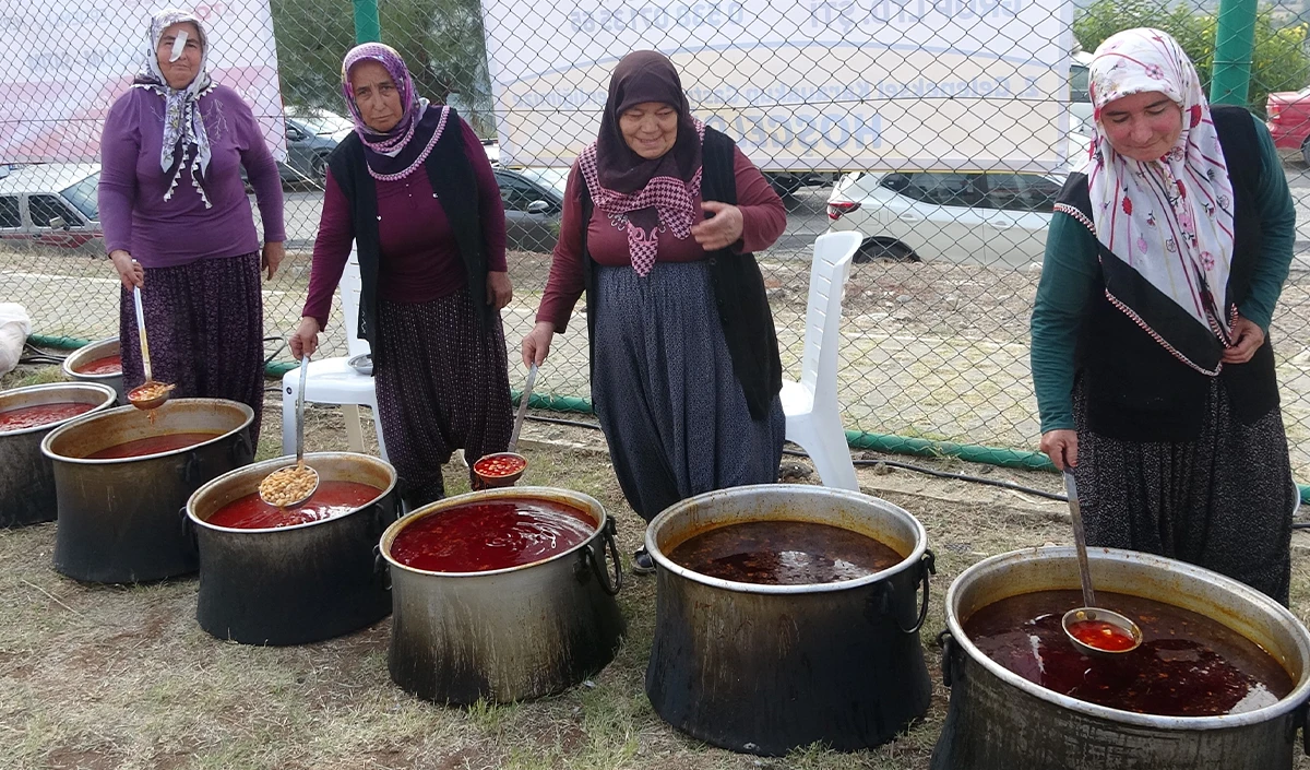 Yörük köyünde imece usulü yöresel yemeklerle gastronomi şenliği